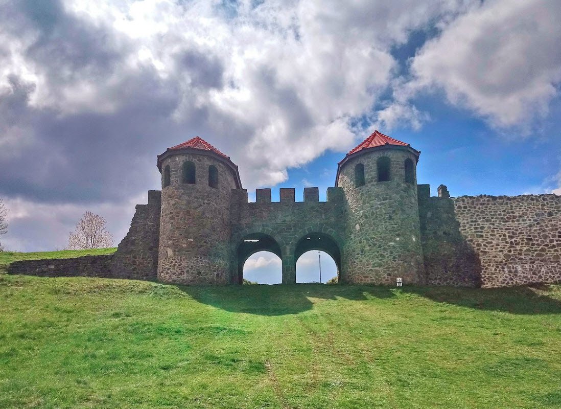 Ruins of Unguraș Fortress, Romania, Romania